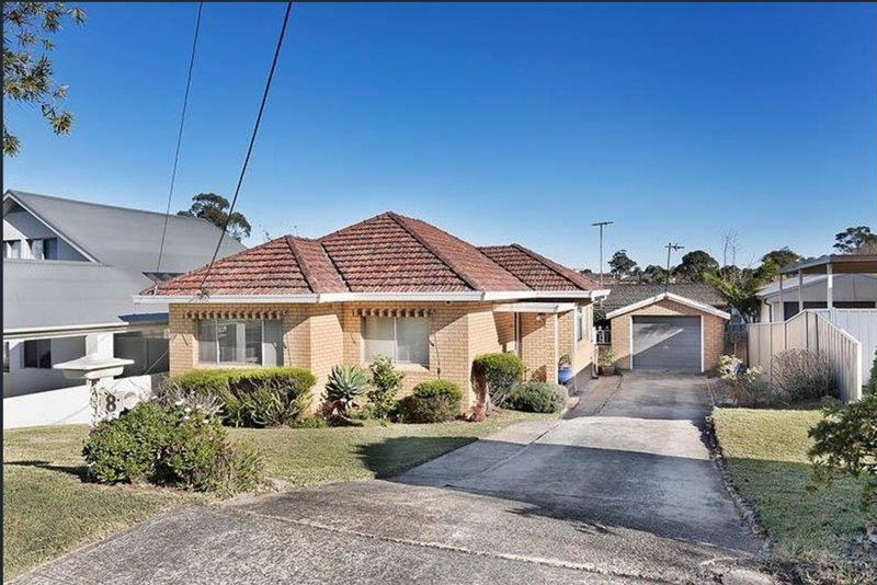 8 Drysdale Ave Parade, Picnic Point NSW 2213