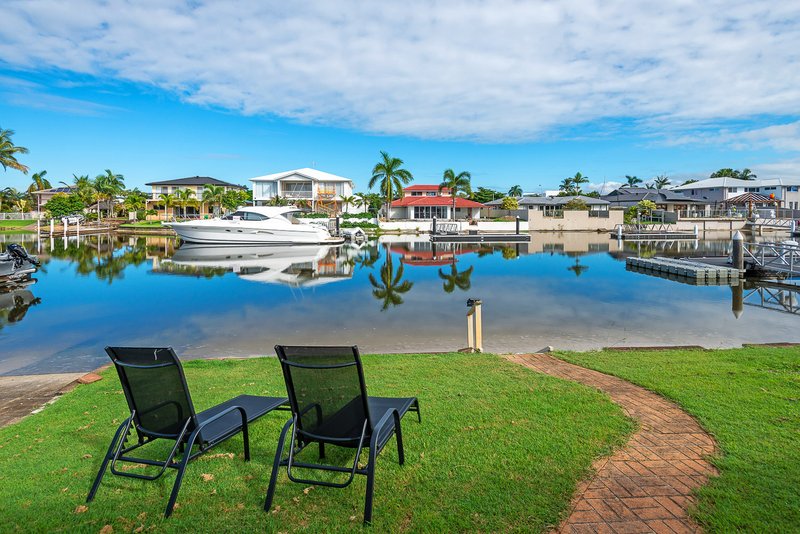 8 Drysdale Place, Paradise Point QLD 4216