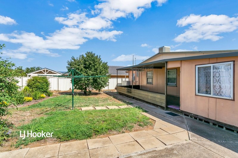 Photo - 8 Dunbarton Street, Windsor Gardens SA 5087 - Image 10