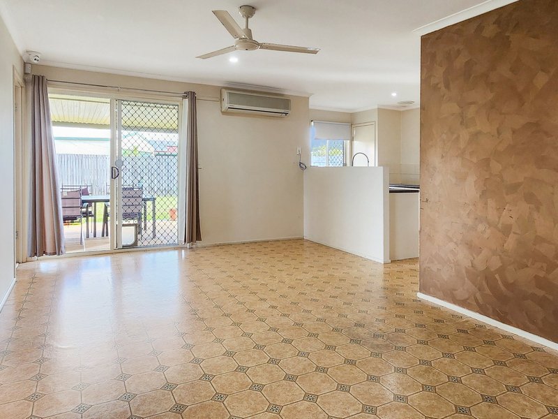 Photo - 8 Dundas Close, Caboolture QLD 4510 - Image 3