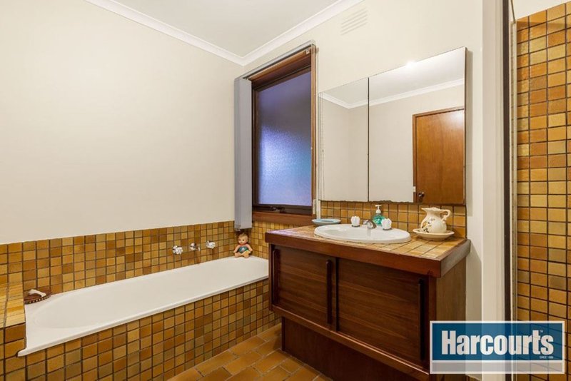 Photo - 8 Dundee Place, Wantirna VIC 3152 - Image 6