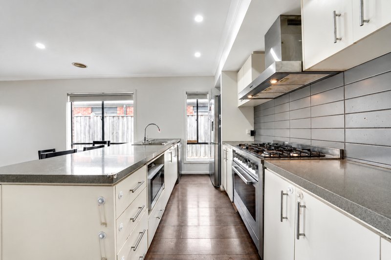 Photo - 8 Dunlop Way, Fraser Rise VIC 3336 - Image 7