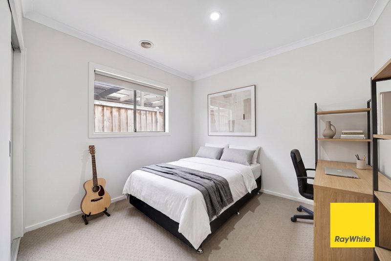 Photo - 8 Dunlop Way, Fraser Rise VIC 3336 - Image 11