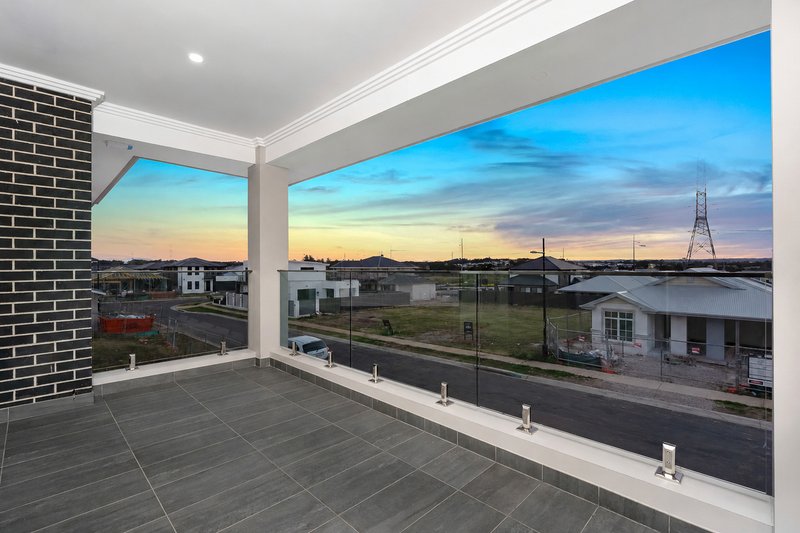Photo - 8 Durack Avenue, Catherine Field NSW 2557 - Image 8