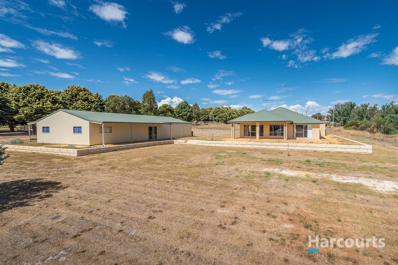 Photo - 8 Durrol Grove, Gingin WA 6503 - Image 2