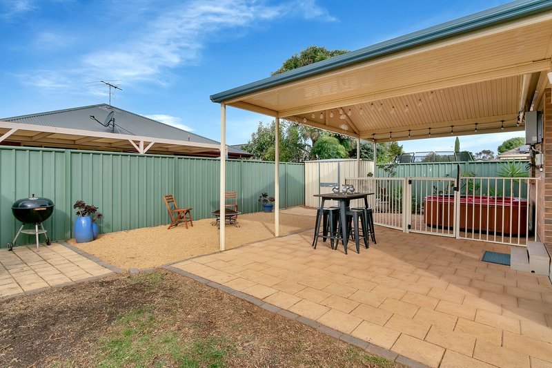 Photo - 8 Dylan Close, Munno Para West SA 5115 - Image 12