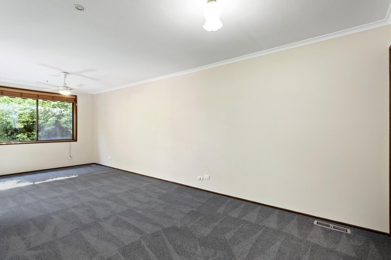 Photo - 8 Eagar Place, Evatt ACT 2617 - Image 12