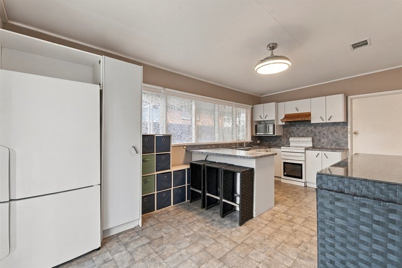 Photo - 8 Eagle Avenue, Kingsbury VIC 3083 - Image 4