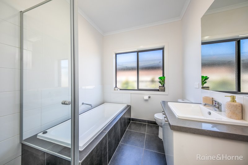 Photo - 8 Eagle Ridge, Gisborne VIC 3437 - Image 9