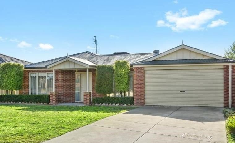 8 Eastview Court, Sebastopol VIC 3356