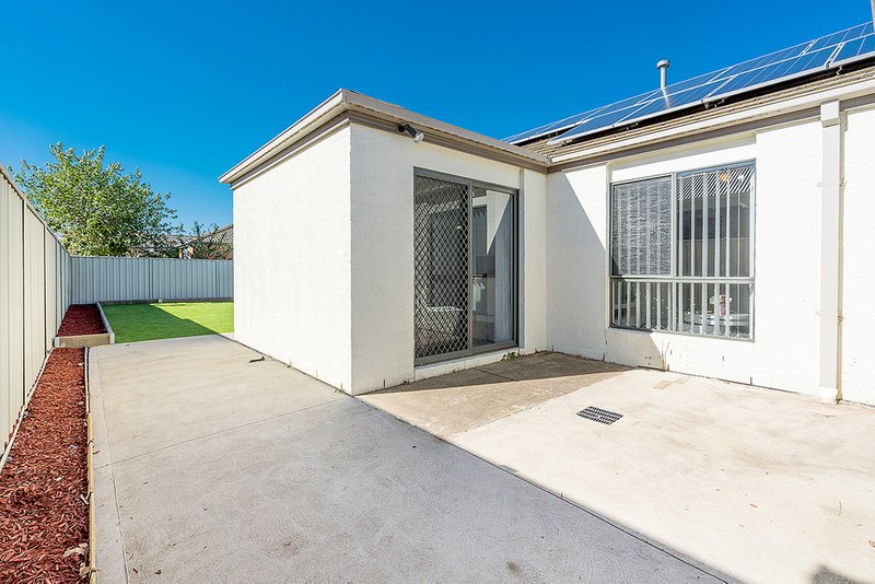 Photo - 8 Eastwood Place, Craigieburn VIC 3064 - Image 12