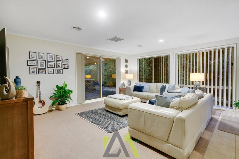 Photo - 8 Ebony Drive, Langwarrin VIC 3910 - Image 10