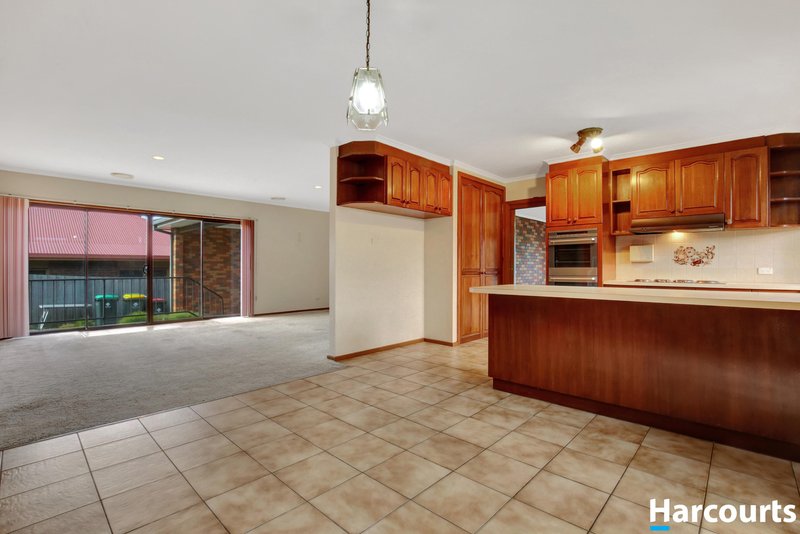 Photo - 8 Eden Crescent, Leongatha VIC 3953 - Image 5