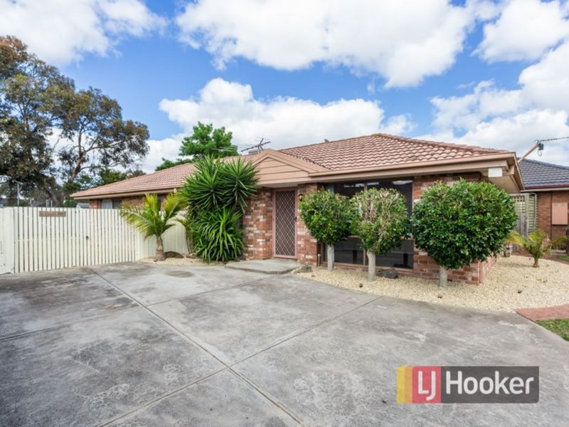 8 Edeys Run, Hampton Park VIC 3976