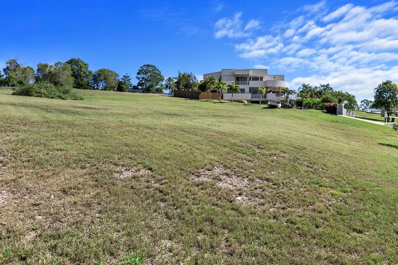 Photo - 8 Edgewater Court, Craignish QLD 4655 - Image 4