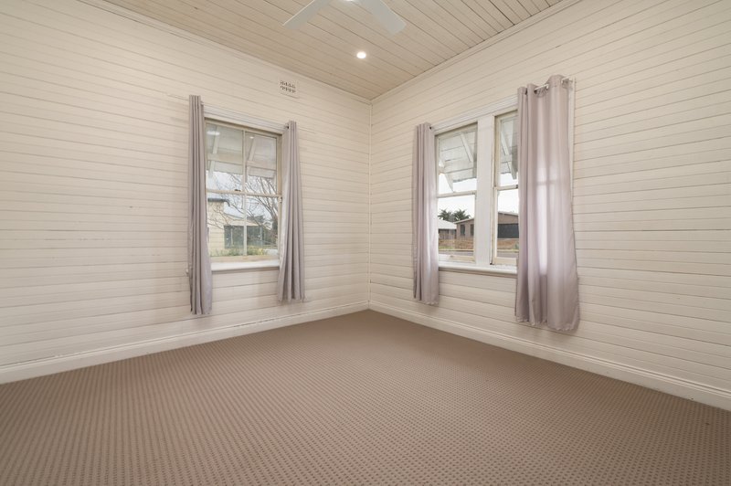 Photo - 8 Edgeworth Street, Cessnock NSW 2325 - Image 5