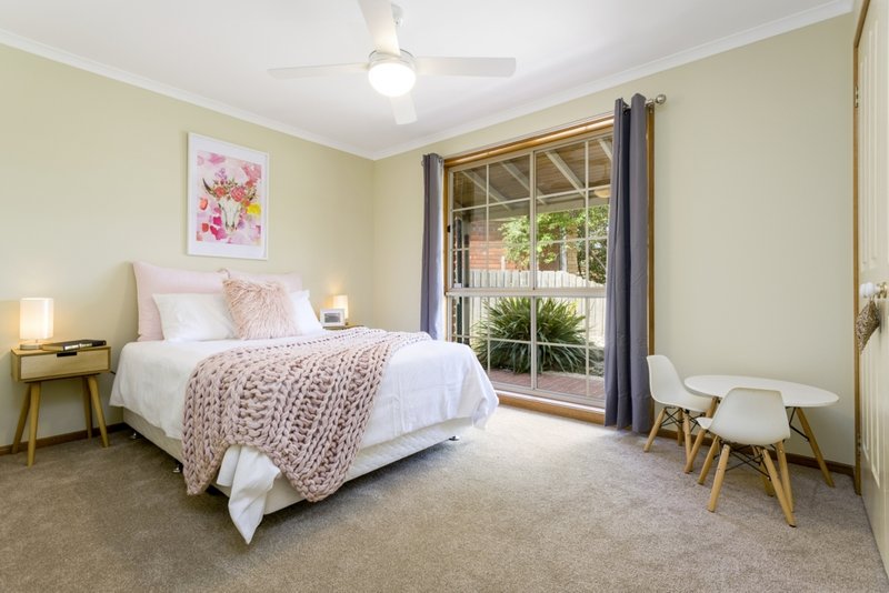 Photo - 8 Edinburgh Court, Werribee VIC 3030 - Image 7