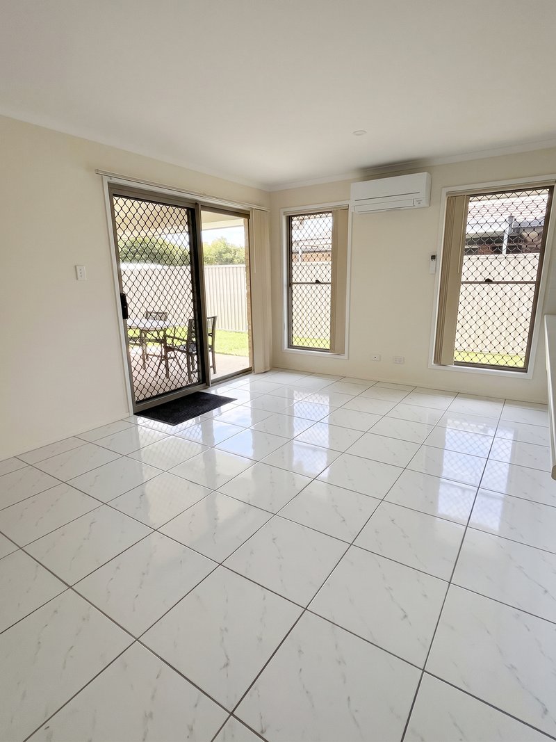 Photo - 8 Eel Place, Bongaree QLD 4507 - Image 5