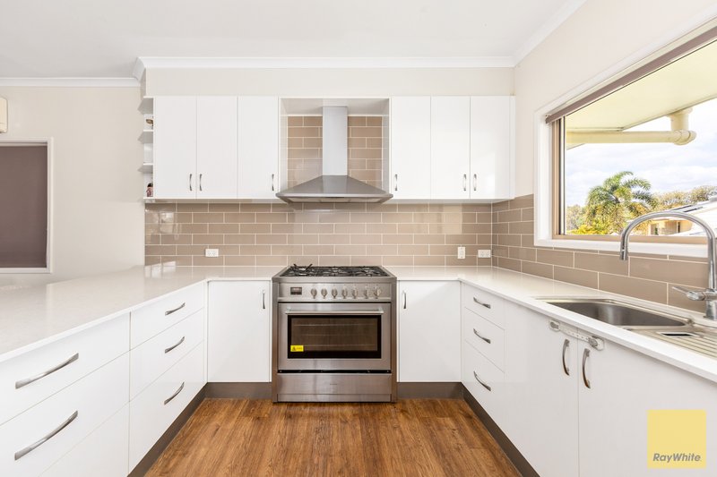 Photo - 8 Egan Street, Emerald QLD 4720 - Image 4