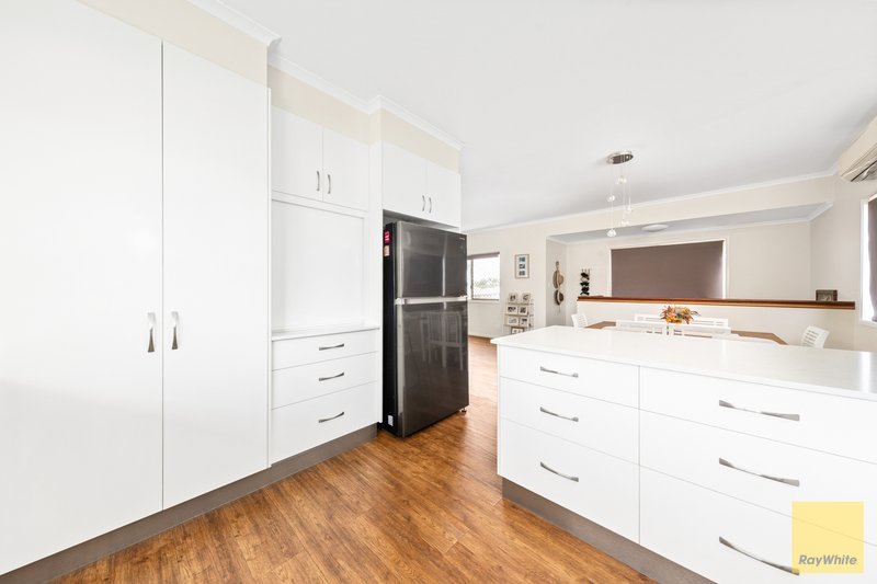 Photo - 8 Egan Street, Emerald QLD 4720 - Image 5
