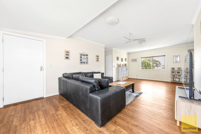 Photo - 8 Egan Street, Emerald QLD 4720 - Image 6