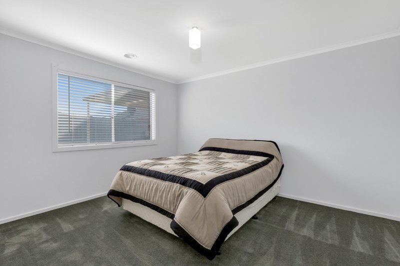 Photo - 8 Eleni Place, Tarneit VIC 3029 - Image 14