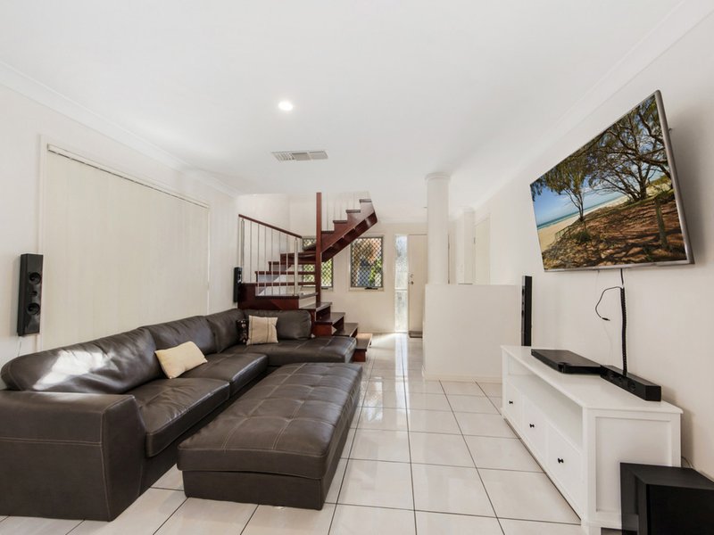 Photo - 8 Eliena Way, Upper Coomera QLD 4209 - Image 5