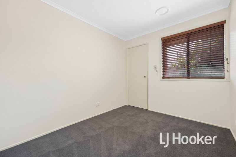 Photo - 8 Ellindale Close, Hampton Park VIC 3976 - Image 10