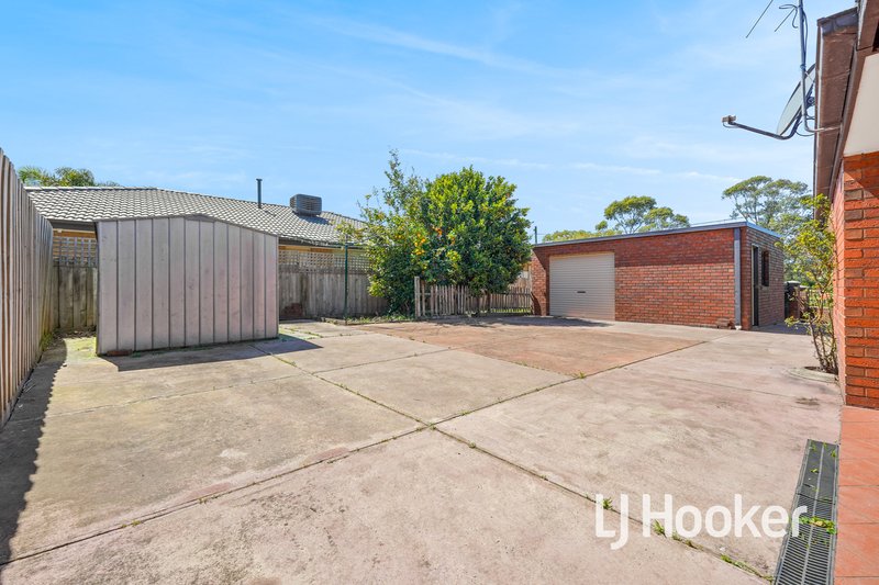 Photo - 8 Ellindale Close, Hampton Park VIC 3976 - Image 15