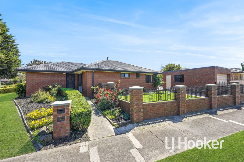 Photo - 8 Ellindale Close, Hampton Park VIC 3976 - Image 19