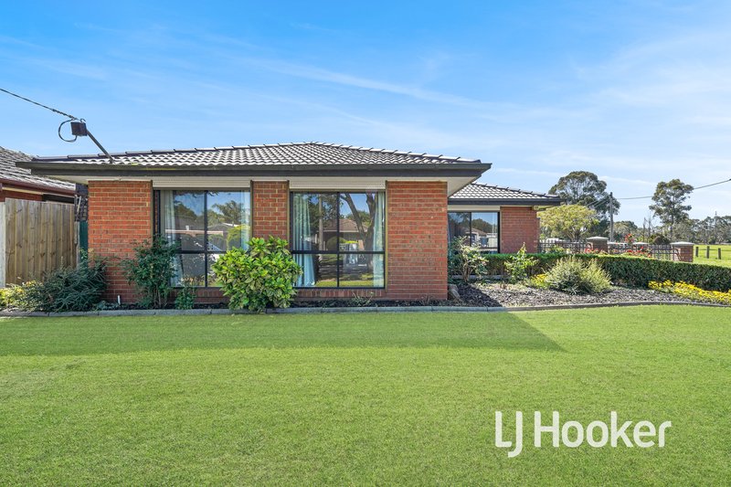 Photo - 8 Ellindale Close, Hampton Park VIC 3976 - Image 20