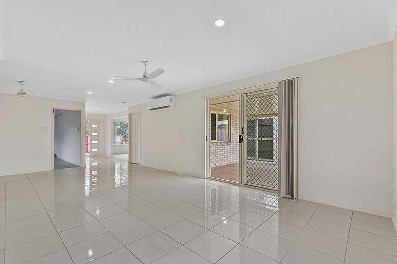 Photo - 8 Emerald Park Way, Urangan QLD 4655 - Image 3