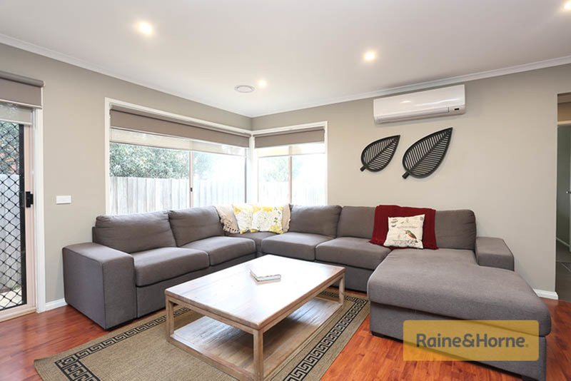 Photo - 8 Emerson Court, Roxburgh Park VIC 3064 - Image 7