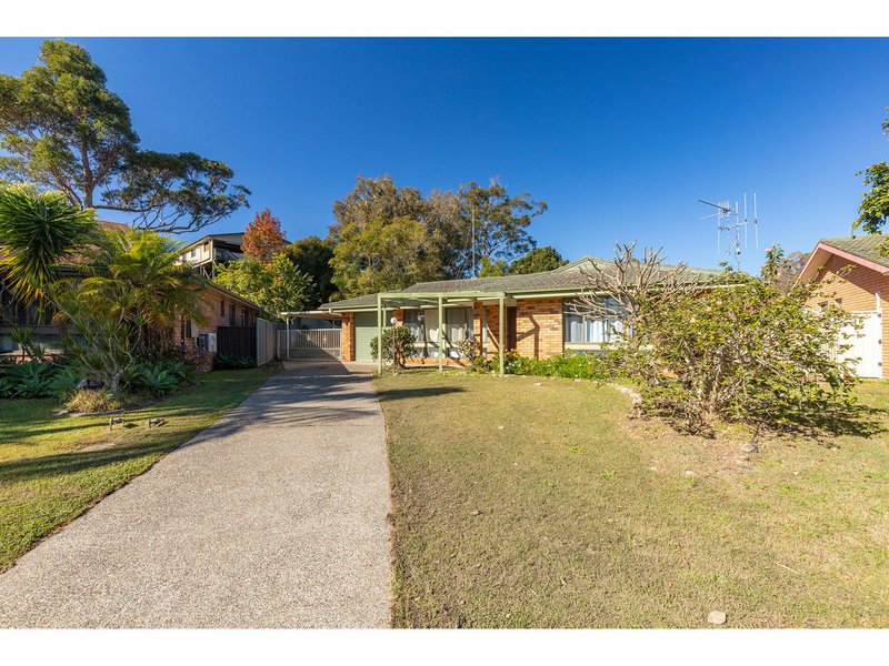 8 Endeavour Court, Forster NSW 2428