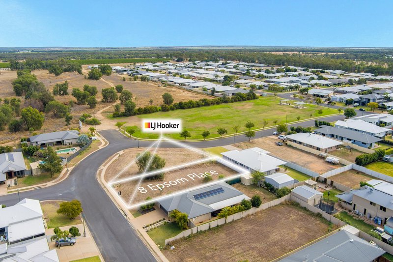 Photo - 8 Epsom Place, Emerald QLD 4720 - Image 2