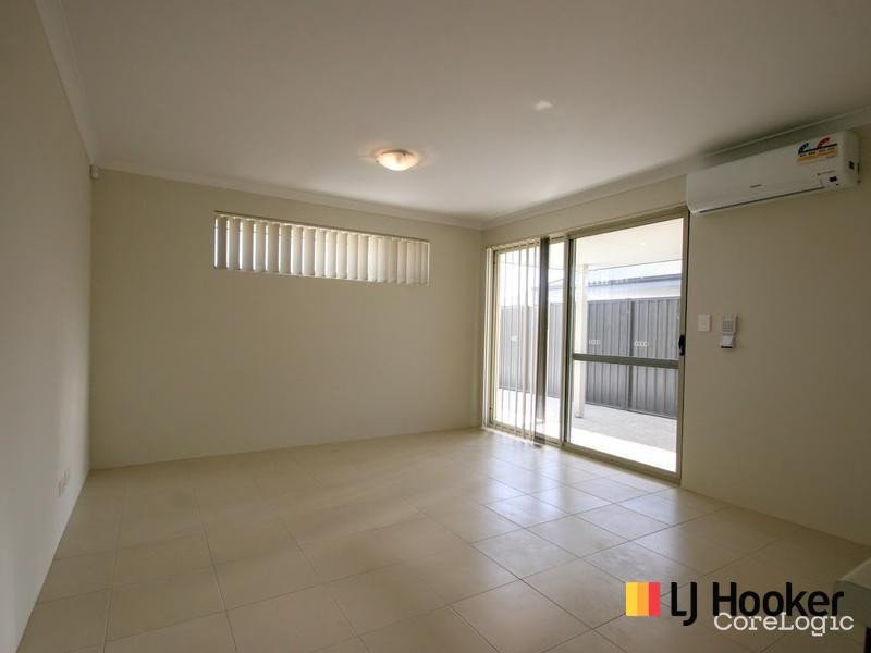 Photo - 8 Eriksay Street, Seville Grove WA 6112 - Image 2