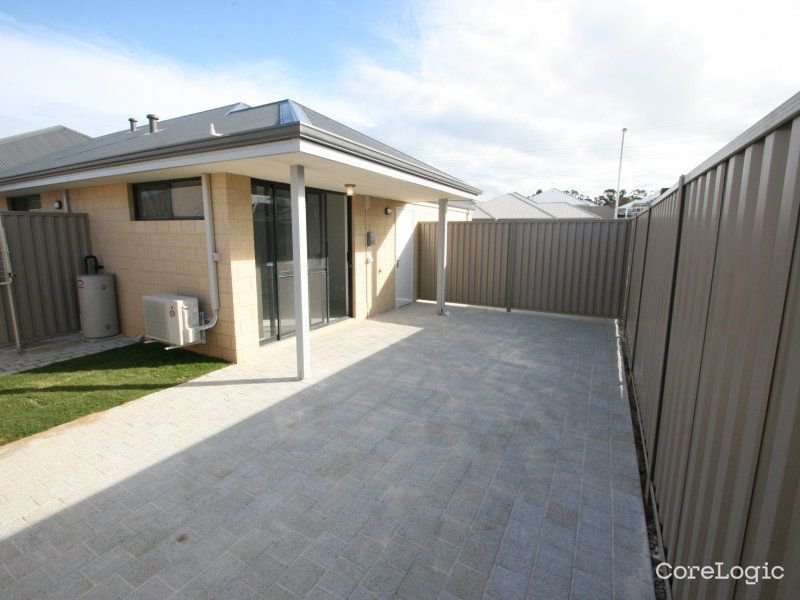 Photo - 8 Eriksay Street, Seville Grove WA 6112 - Image 5