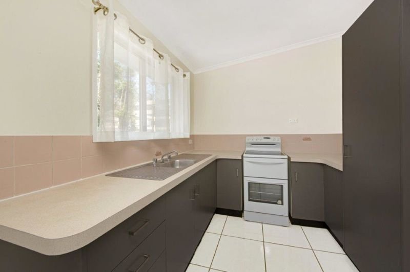 Photo - 8 Erin Close, New Auckland QLD 4680 - Image 3