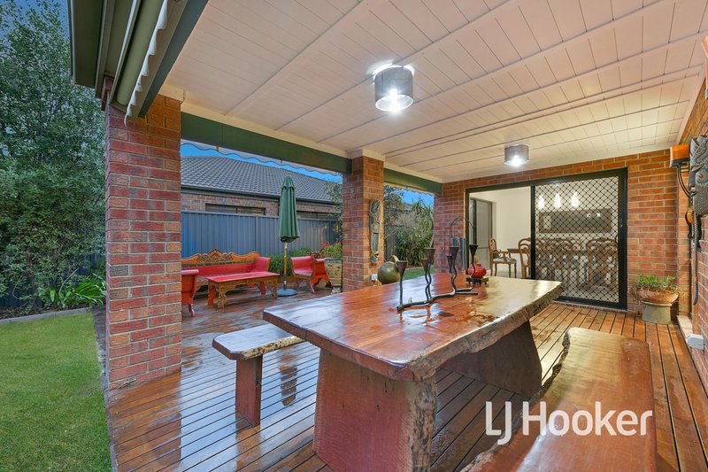 Photo - 8 Eskdale Court, Pakenham VIC 3810 - Image 16