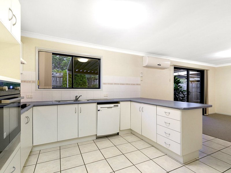 Photo - 8 Estate Place, Holland Park West QLD 4121 - Image 7