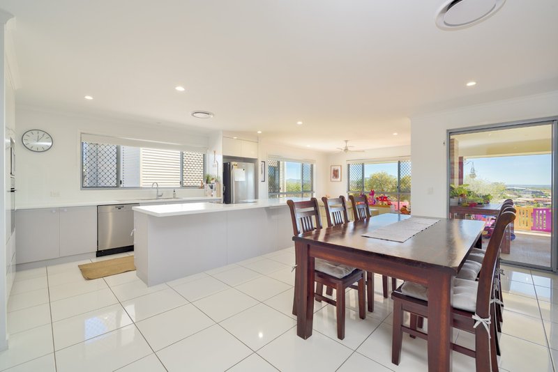 Photo - 8 Eucalyptus Place, Kirkwood QLD 4680 - Image 2