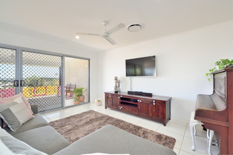 Photo - 8 Eucalyptus Place, Kirkwood QLD 4680 - Image 11