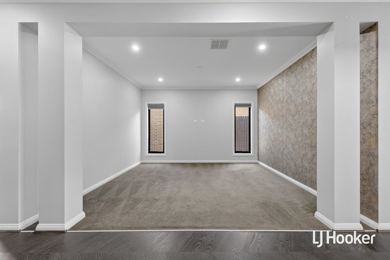 Photo - 8 Eugene Street, Tarneit VIC 3029 - Image 3