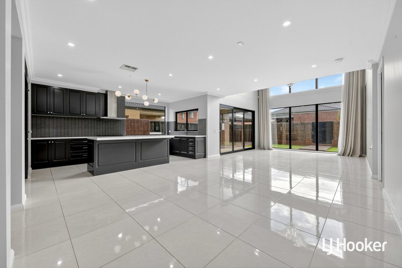 Photo - 8 Eugene Street, Tarneit VIC 3029 - Image 8