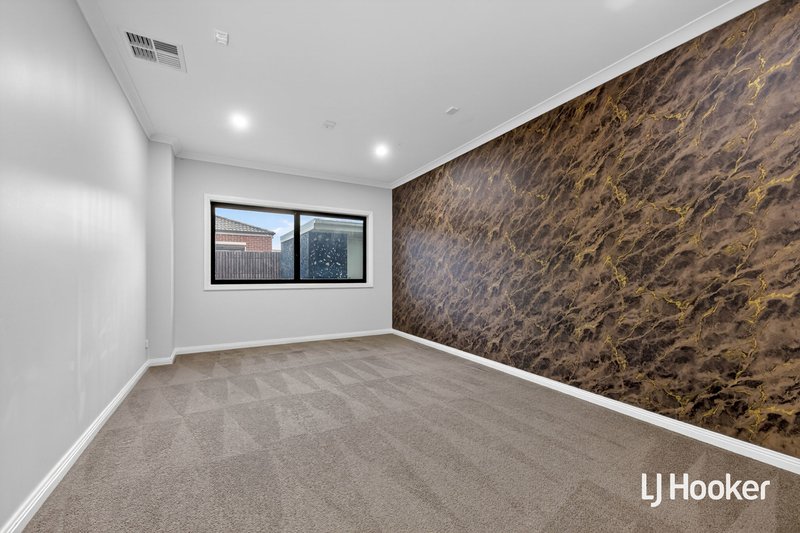 Photo - 8 Eugene Street, Tarneit VIC 3029 - Image 11