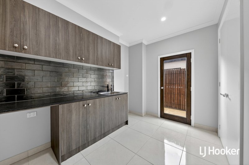 Photo - 8 Eugene Street, Tarneit VIC 3029 - Image 12
