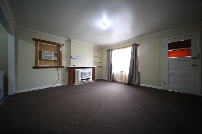 Photo - 8 Evans Street, Queenstown TAS 7467 - Image 4