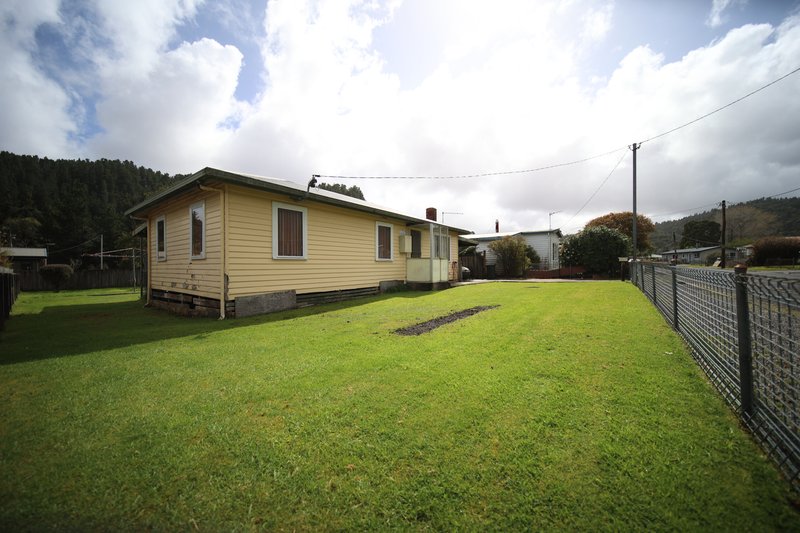 Photo - 8 Evans Street, Queenstown TAS 7467 - Image 10