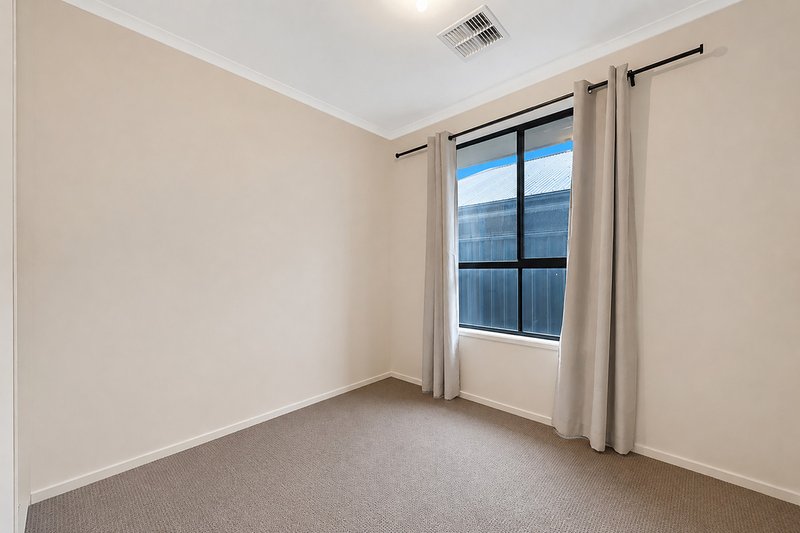 Photo - 8 Evergreen Drive, Davoren Park SA 5113 - Image 3