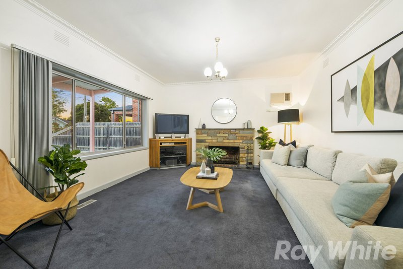 Photo - 8 Evesham Road, Cheltenham VIC 3192 - Image 2